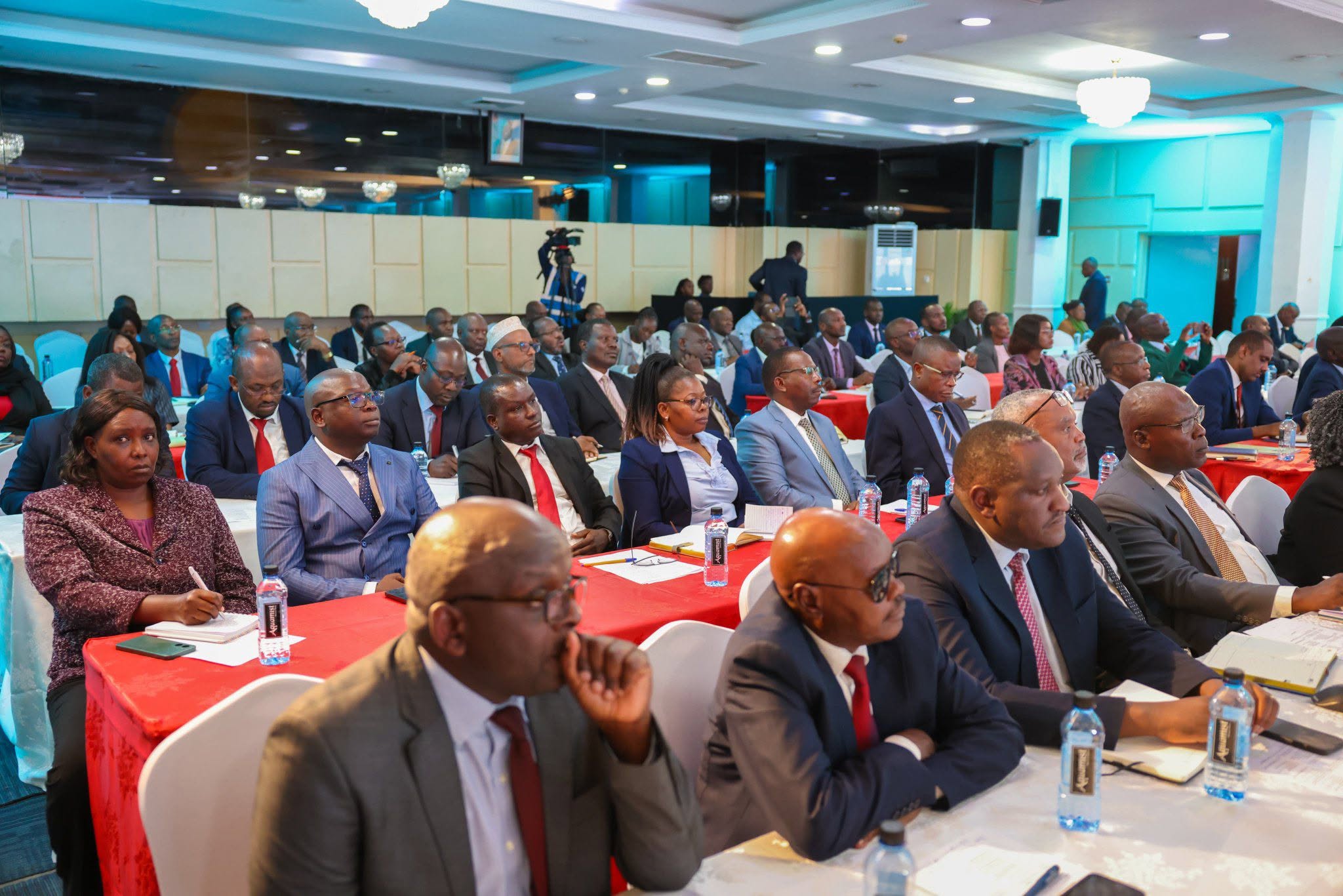 Consultative Meeting Between the Chief of Staff and Head of the  Public Service With the Leadership of All Relevant Research Institutions 